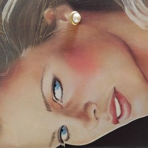 *Richelieu pearl gold-tone braided earrings